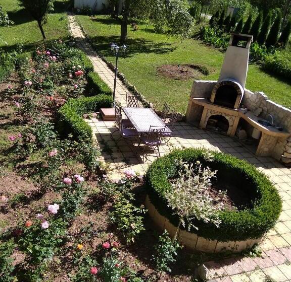 פנסיון The Illuminating House