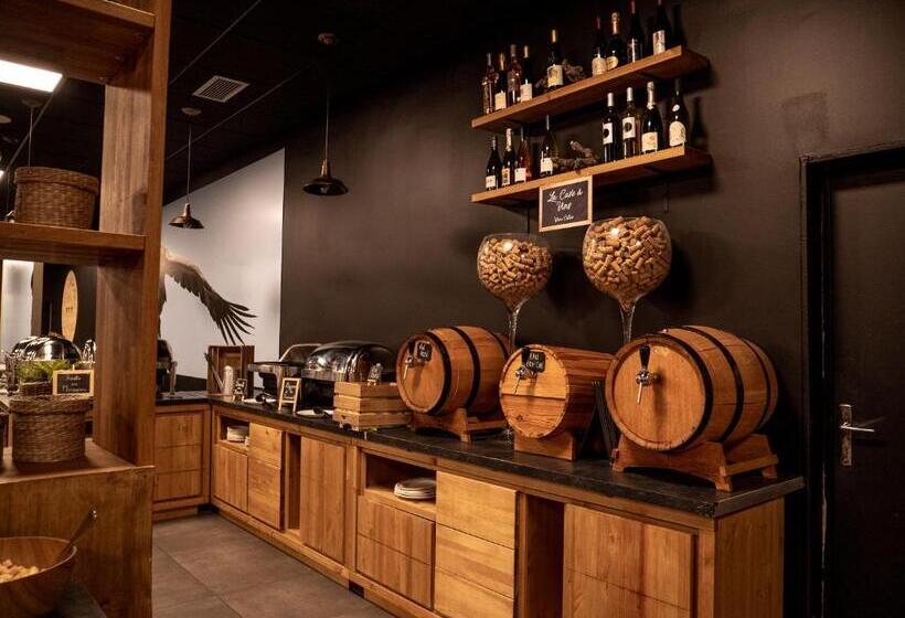 אתר נופש Village Club Les Lavandes   Neaclub