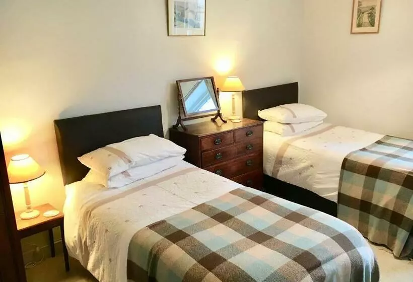 Retkeilymaja The Falcon Inn