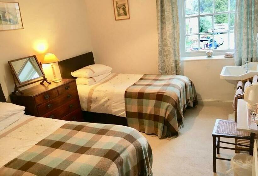 ユースホステル The Falcon Inn