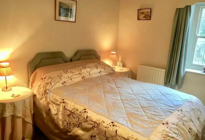 Retkeilymaja The Falcon Inn