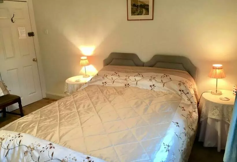 Retkeilymaja The Falcon Inn