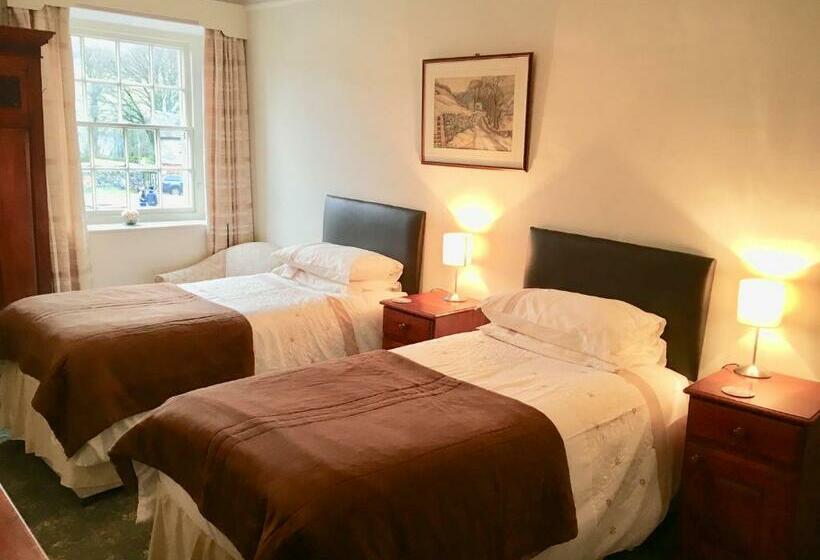 ユースホステル The Falcon Inn