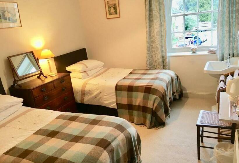 ユースホステル The Falcon Inn