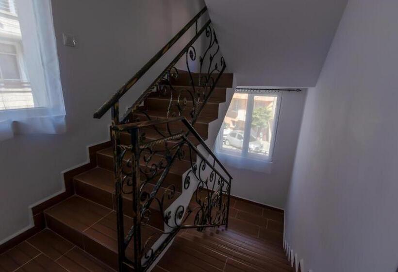 پانسیون Tiffany Boutique Suits   Pomorie