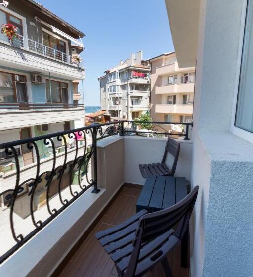 پانسیون Tiffany Boutique Suits   Pomorie