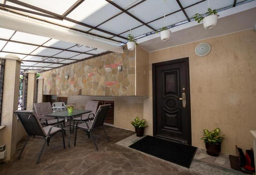 پانسیون Tiffany Boutique Suits   Pomorie