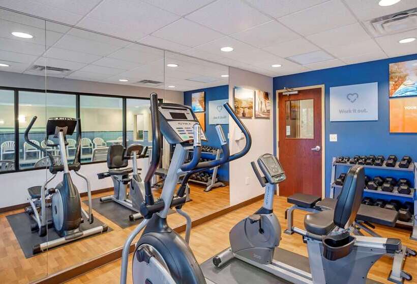 בית מלון כפרי Comfort Suites Fredericksburg North