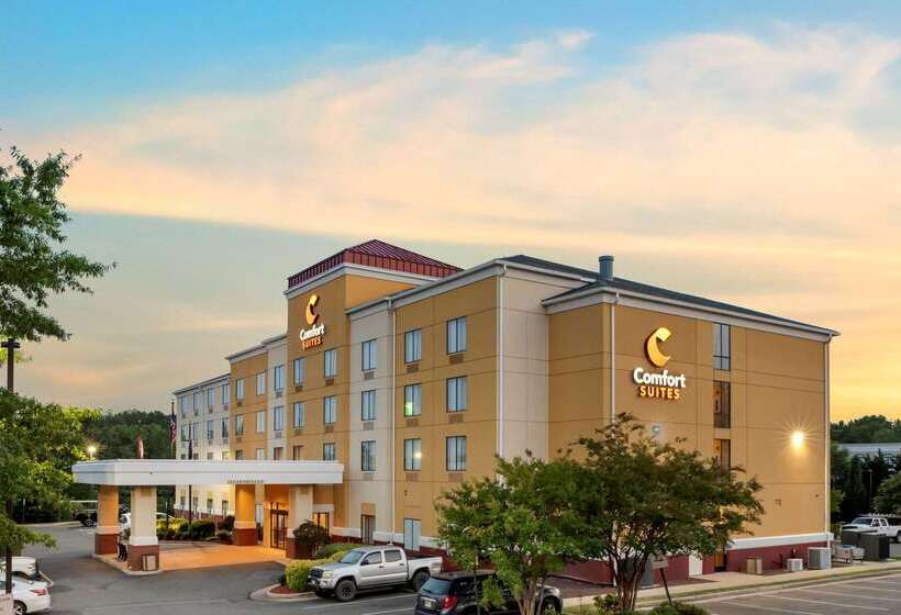 בית מלון כפרי Comfort Suites Fredericksburg North