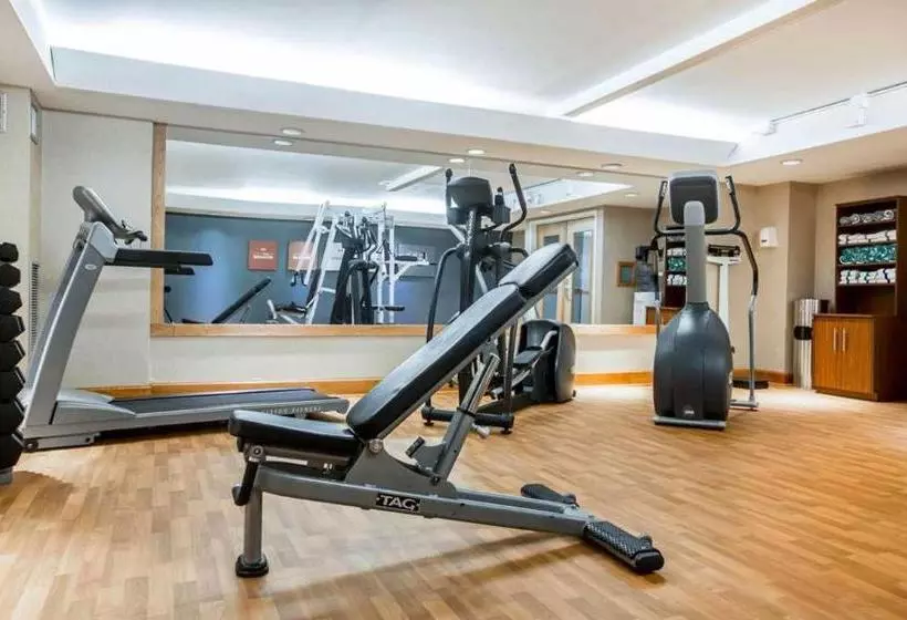 酒店 Comfort Suites South Burlington Near University