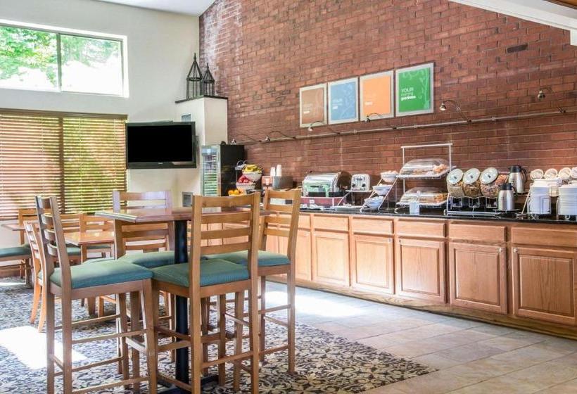 Отель Comfort Suites South Burlington Near University