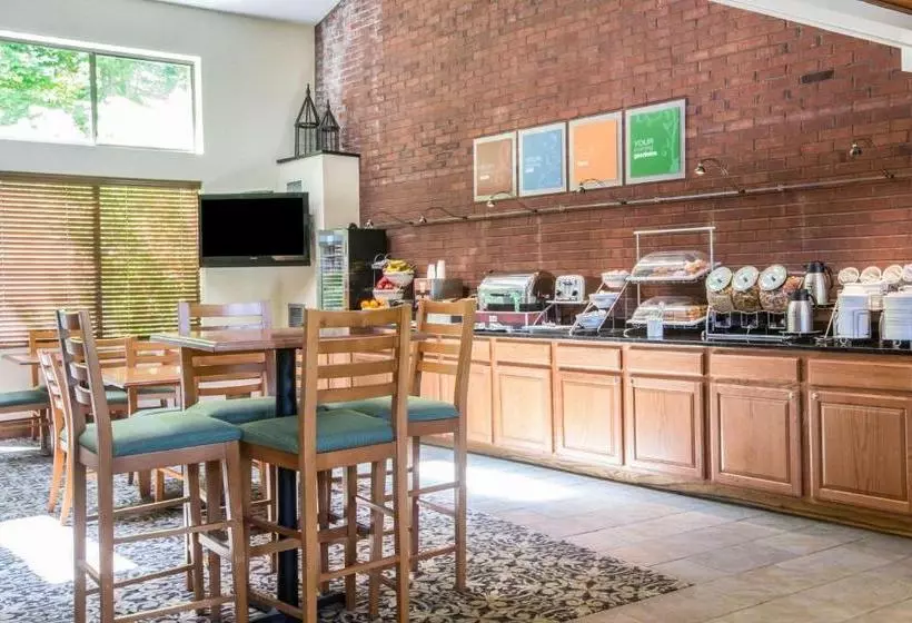 酒店 Comfort Suites South Burlington Near University