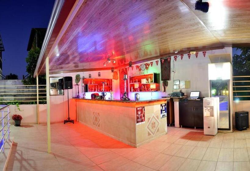 בית מלון כפרי Erkal Resort