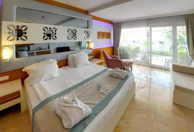 ホテル Flora Garden Beach Club All Inclusive