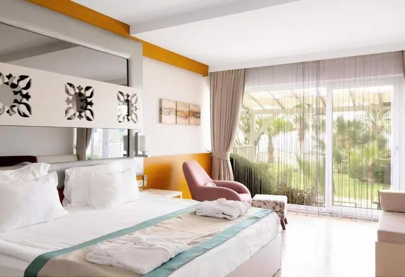 ホテル Flora Garden Beach Club All Inclusive