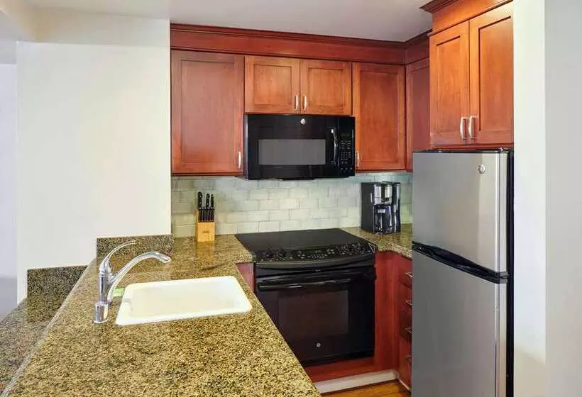 هتل Hilton Grand Vacations Club At Hilton Hawaiian Village