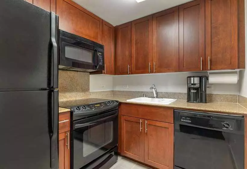 هتل Hilton Grand Vacations Club At Hilton Hawaiian Village