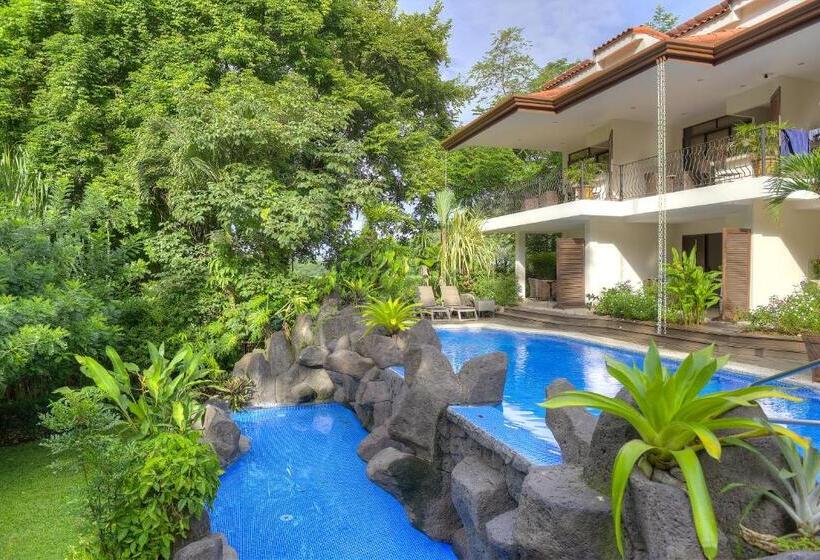 هتل Pumilio Mountain & Ocean