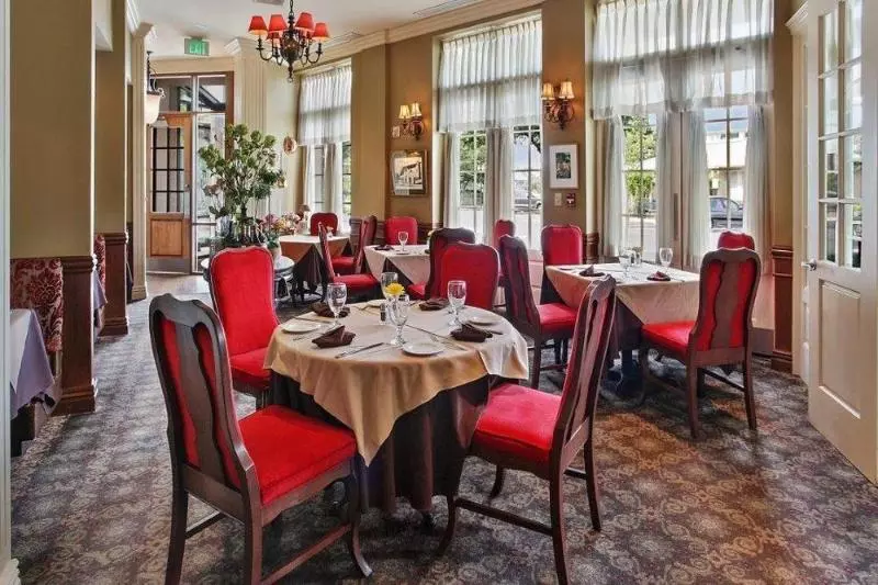 ホテル River Inn Of Harbor Town