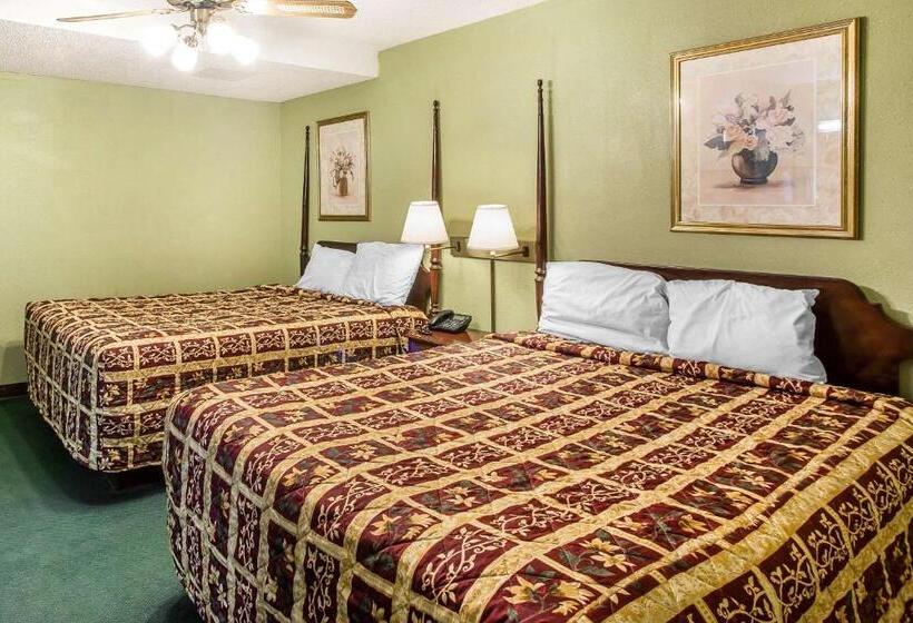 酒店 Rodeway Inn & Suites