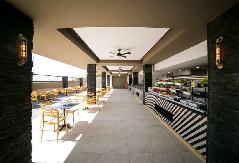 בית מלון כפרי Sailor S Beach Club   All Inclusive