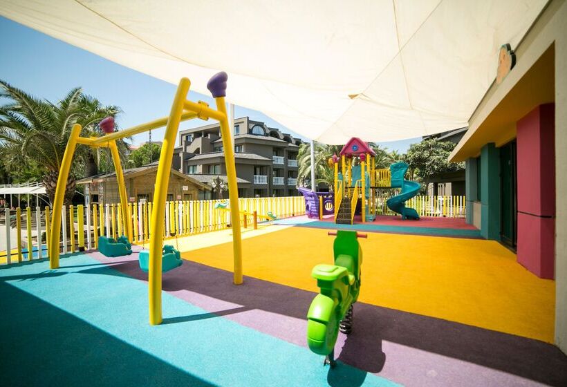 בית מלון כפרי Sailor S Beach Club   All Inclusive