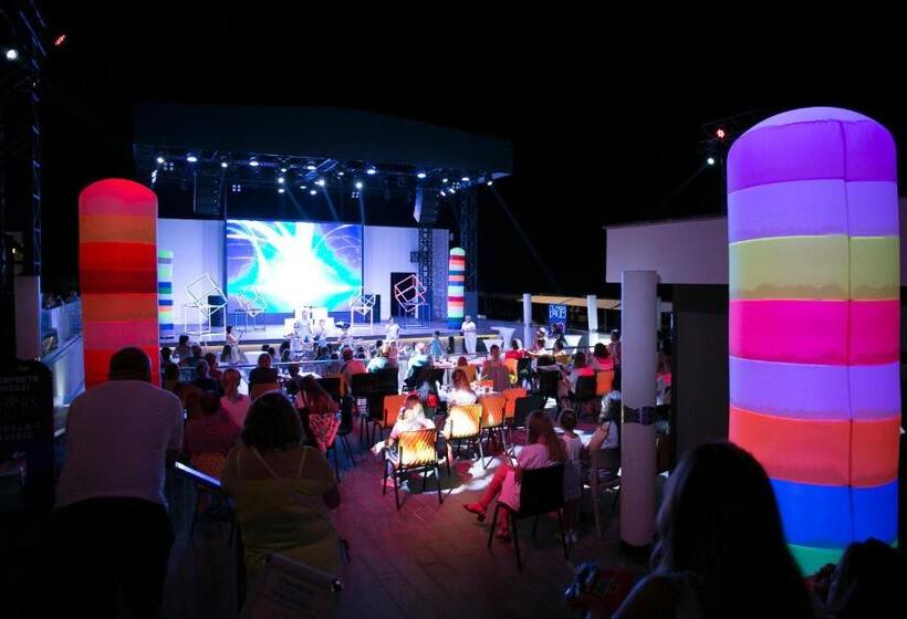 בית מלון כפרי Sailor S Beach Club   All Inclusive