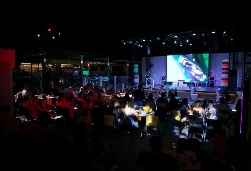 בית מלון כפרי Sailor S Beach Club   All Inclusive