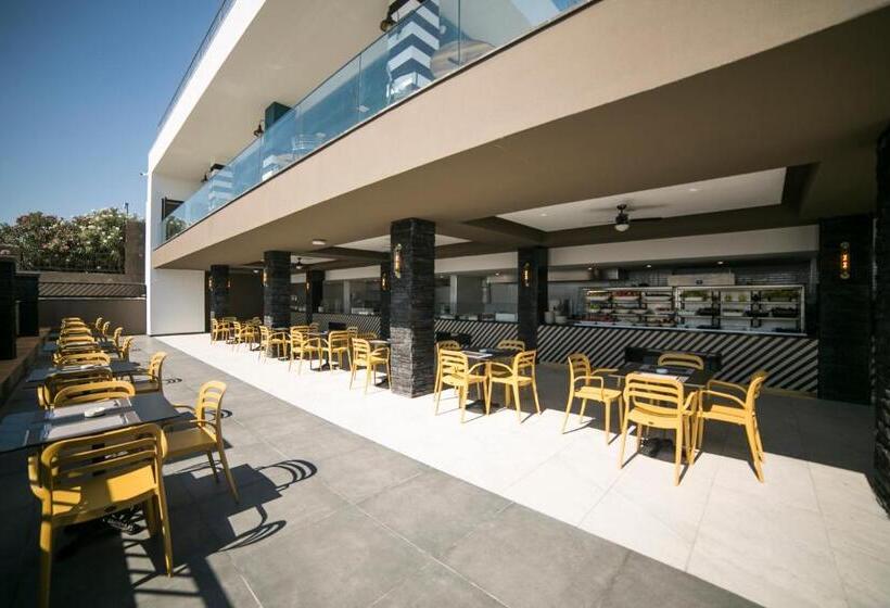 בית מלון כפרי Sailor S Beach Club   All Inclusive