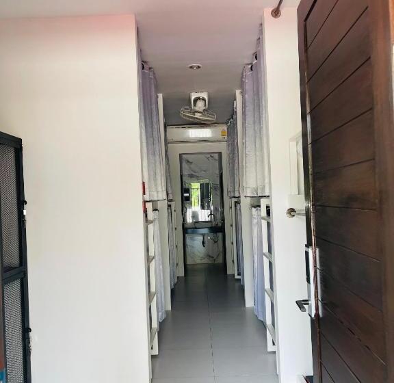 هتل Samui Beach Hostel