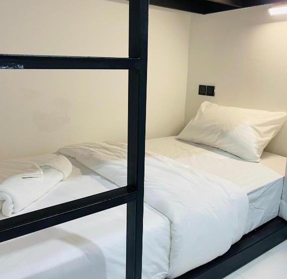 هتل Samui Beach Hostel