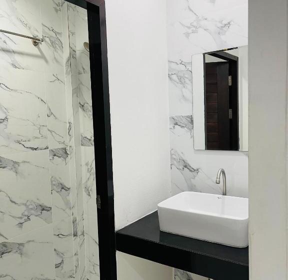 هتل Samui Beach Hostel