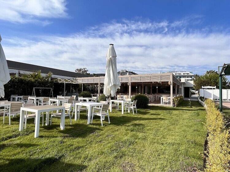 בית מלון כפרי Side Story Resort & Spa