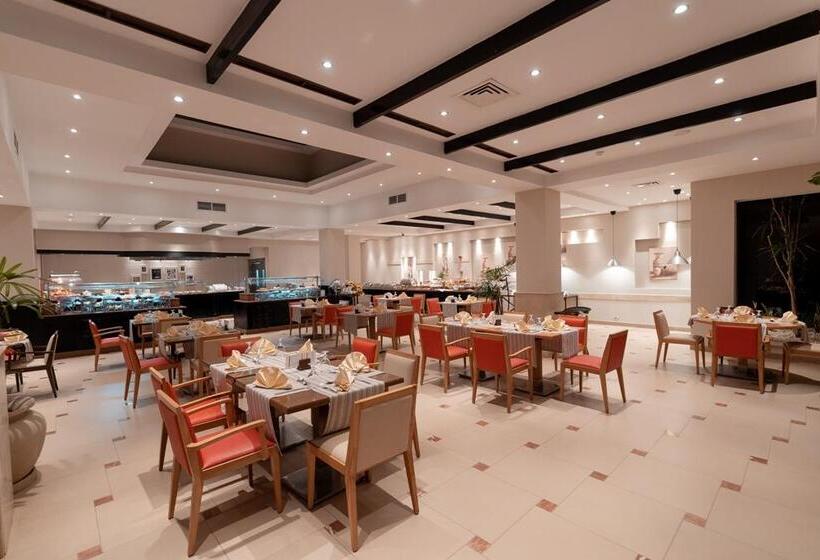 هتل Swiss Inn Pyramids Golf Resort