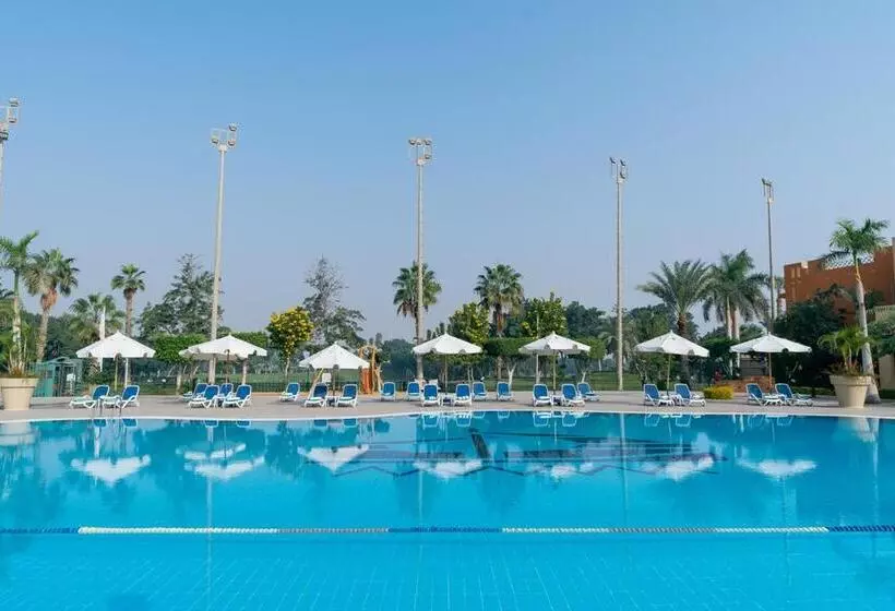 هتل Swiss Inn Pyramids Golf Resort