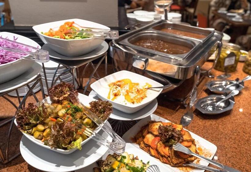 هتل Swiss Inn Pyramids Golf Resort