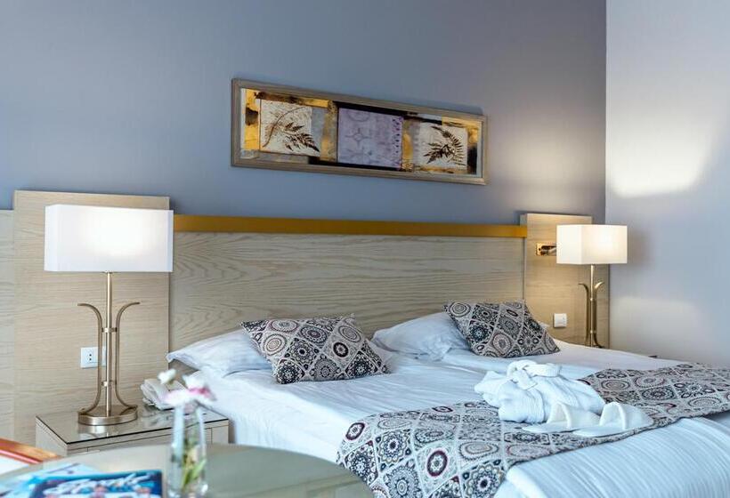 هتل Swiss Inn Pyramids Golf Resort