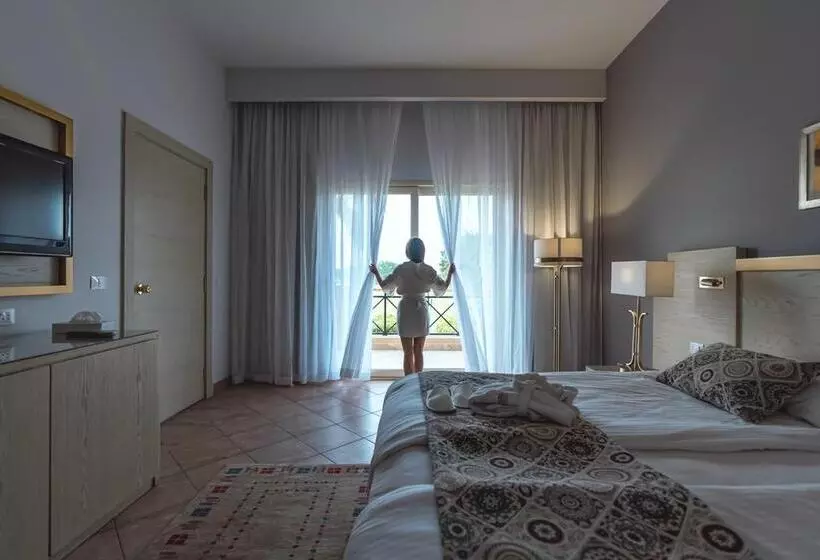 هتل Swiss Inn Pyramids Golf Resort