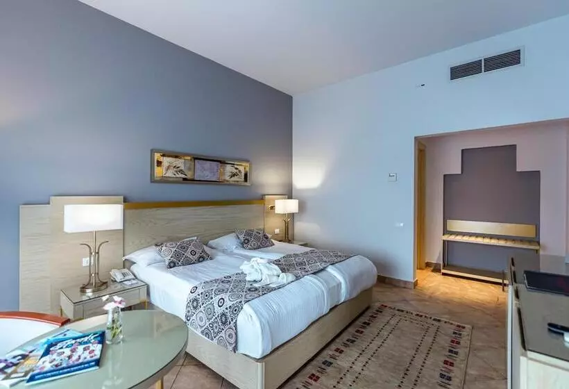 هتل Swiss Inn Pyramids Golf Resort