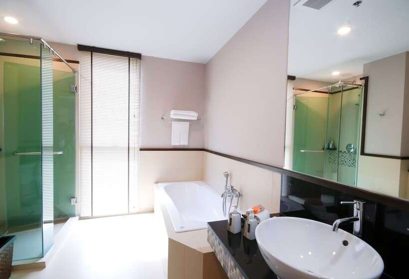 בית מלון כפרי Tara Mantra Chaam Resort