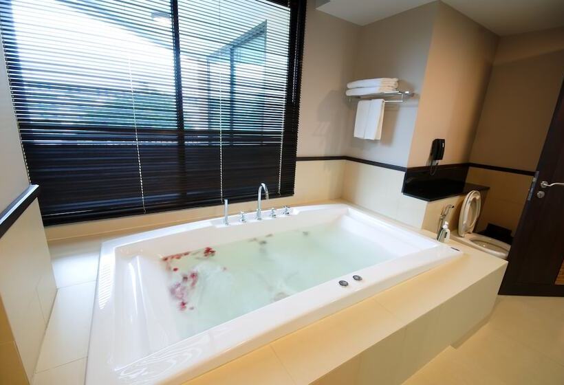 בית מלון כפרי Tara Mantra Chaam Resort