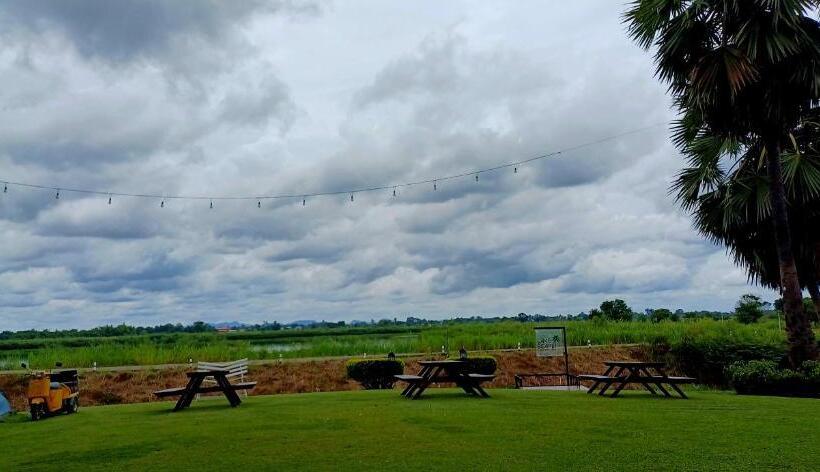 فندق Uthai River Lake Resort