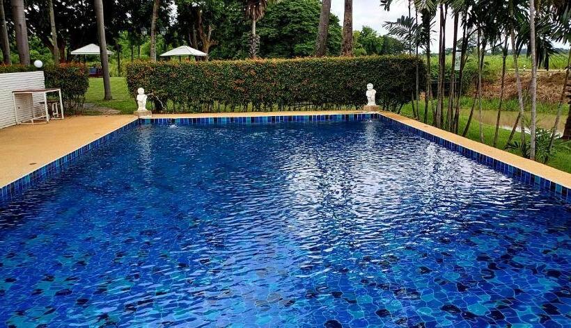 فندق Uthai River Lake Resort