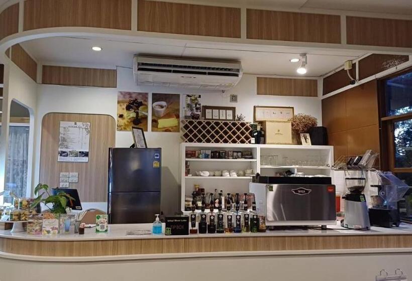 فندق Uthai River Lake Resort