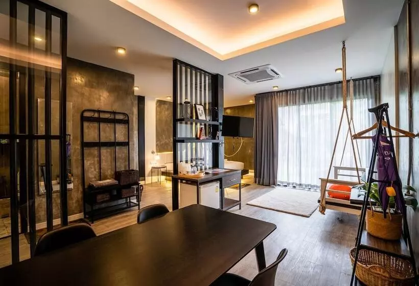 Phi Phi Andaman Legacy Resort