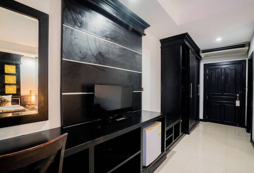 Phi Phi Andaman Legacy Resort