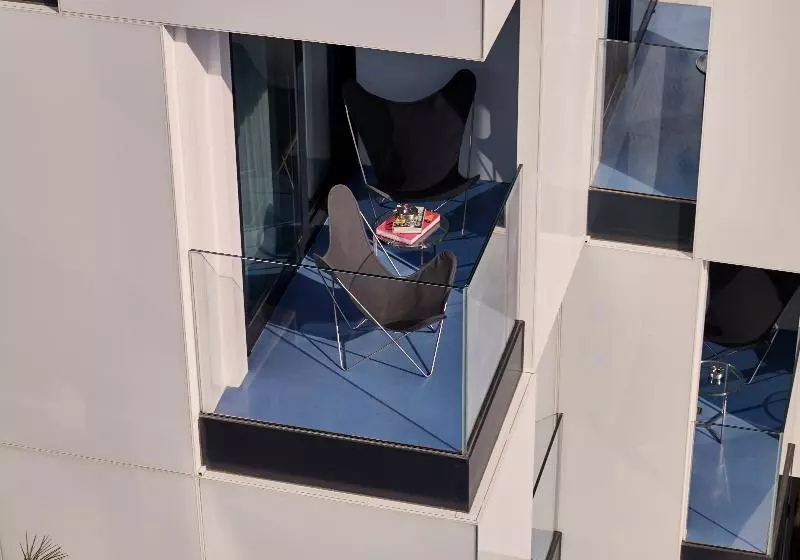 Sir Joan Hotel, Part Of Sircle Collection