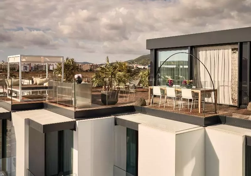 Sir Joan Hotel, Part Of Sircle Collection