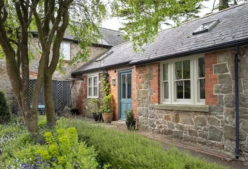 Courtyard Cottage