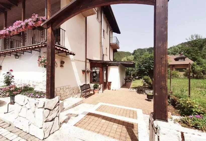 ホテル Albergo Del Sangro